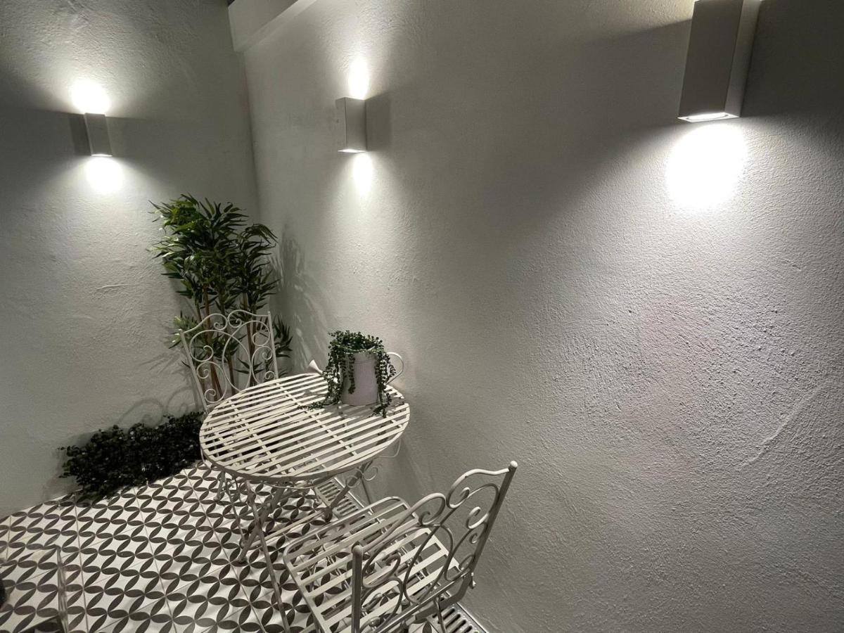 Central Apartment - With Patio And Sofa Bed! Cheltenham Zewnętrze zdjęcie